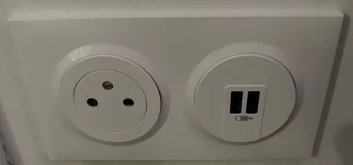 Pose de prise usb c à Clermont , Saint-Just-en-Chaussée, CONI ELEC