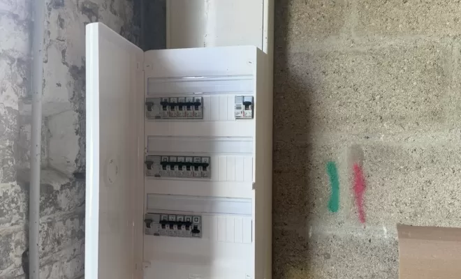 Remplacement d'un coffret électrique triphasé par CONI ELEC à Saint-Just-en-Chaussée, Saint-Just-en-Chaussée, CONI ELEC